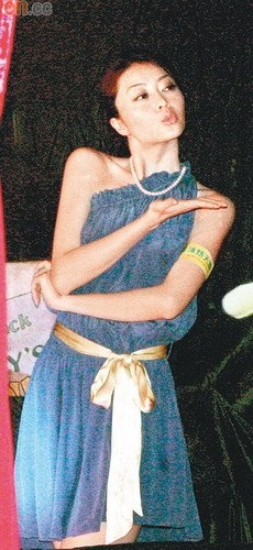熊黛林遭網(wǎng)友揭丑事 舊照曝光被質(zhì)疑是人造美女