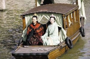 李少紅回應“輪胎船”穿幫:網友移花接木