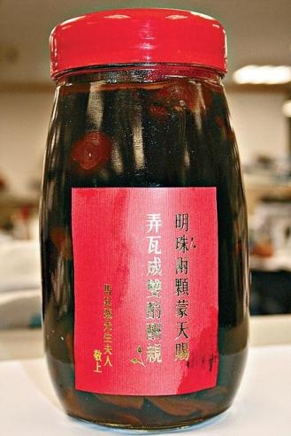黎姿討好媒體派送禮品贊女明珠兩顆蒙天賜(圖)